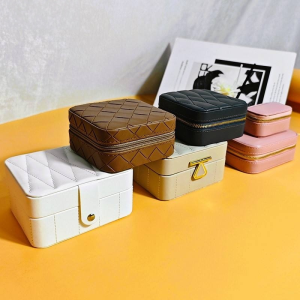 Leather Jewelry Display, Custom, Custom Logo - Wholesale