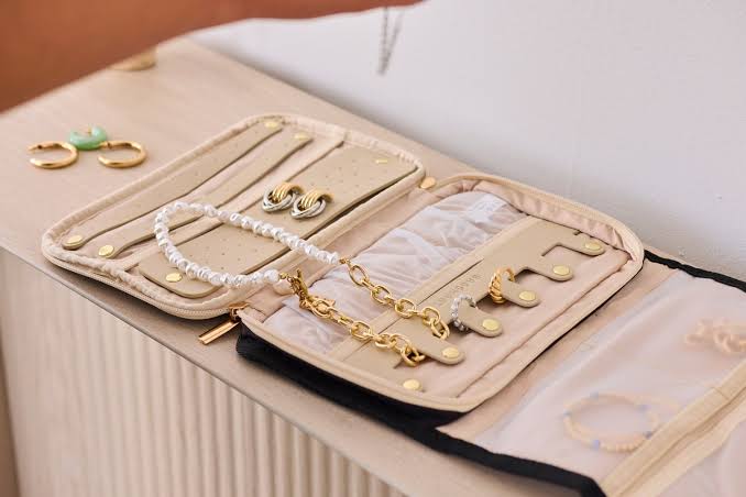 Jewelry pouch